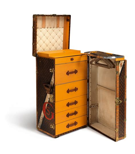 louis vuitton luggage history